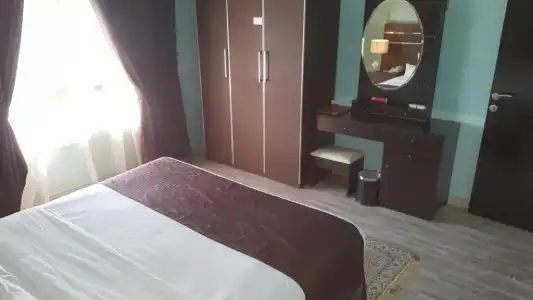 Boulevard City Suites Apartments - 25