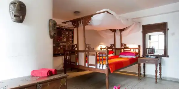Q-Bar & Guest House - 29
