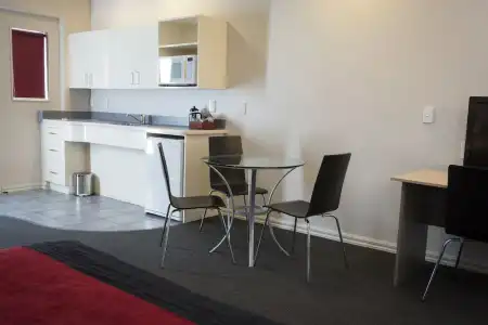 Aubyn Court Spa Motel - 65