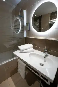 Kyriad Montpellier Sud - A709 - 80