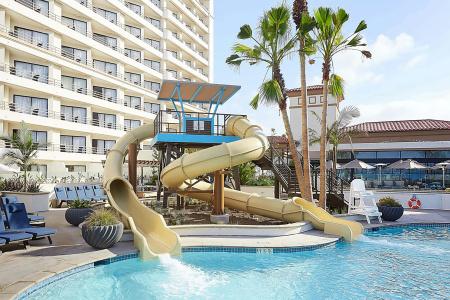 The Waterfront Beach Resort, A Hilton - 18