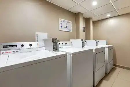 Comfort Inn Lansing West - 18