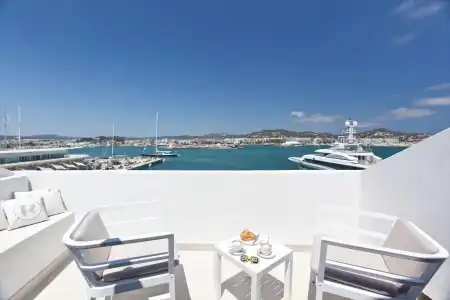 Ryans La Marina - 19