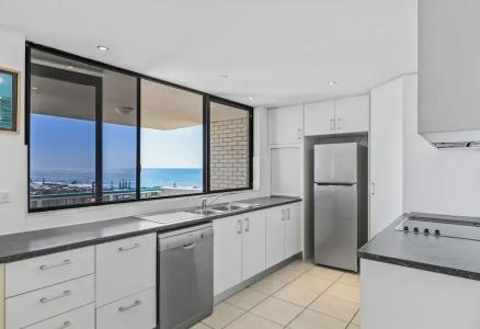 Burgess @ Kings Beach Apartments - 26