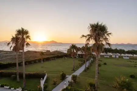 Costa Angela - 18
