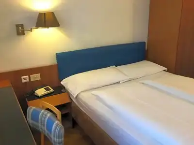 Adria - 25