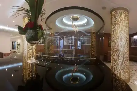 Fredj and Spa - 1
