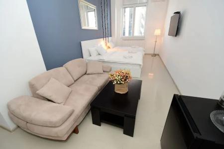 Maxela Rooms & Suites - 24