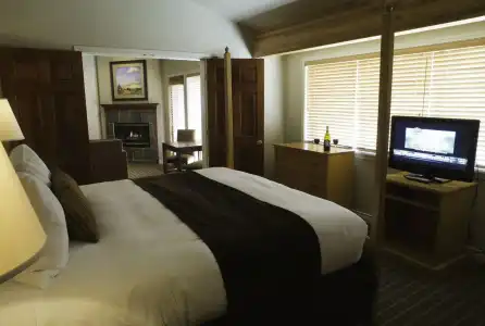 Pine Ridge Inn - 2