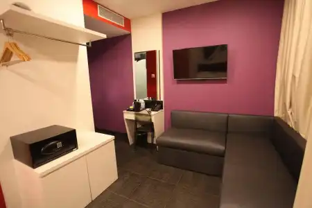 Venue - 6