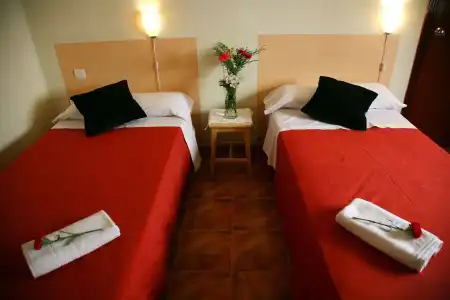 Duquesa Bed & Breakfast - 2