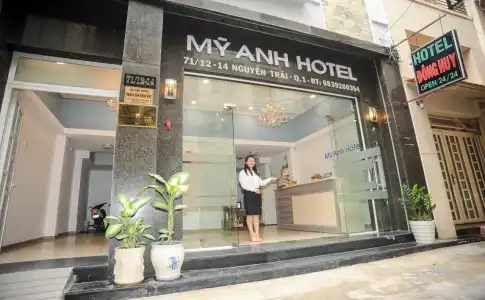 My Anh 120 Central Saigon Ben Thanh Market - 12