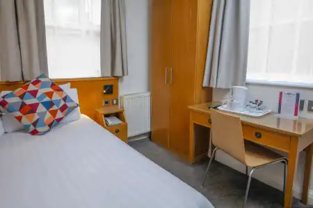 Queensway Sure Collection By Best Western - 40