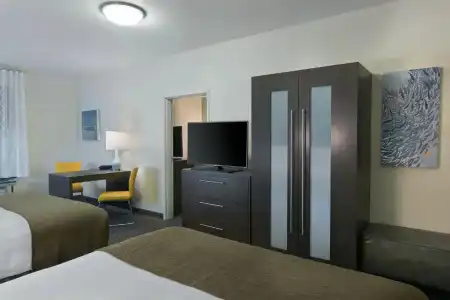 Oxford Suites Bellingham - 40
