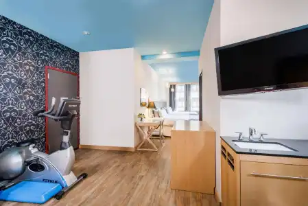Courtyard by Marriott New York Manhattan/Times Square - 28