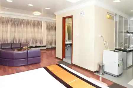 Grand United Ahlone Branch - 186