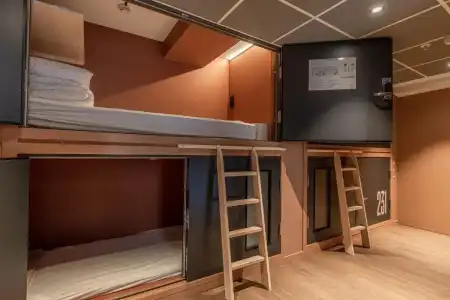 Hotell - 28