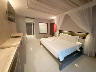 Phuvaree Resort - 35