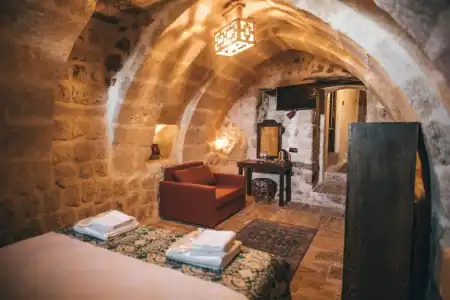 Tale Cave Inn - 87
