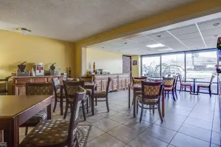 Mountain Vista Inn & Suites - 13