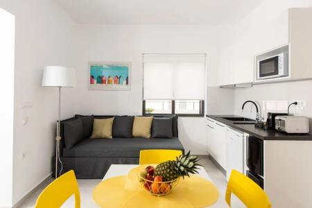 Cozy Corner Luxury Apartments - 19