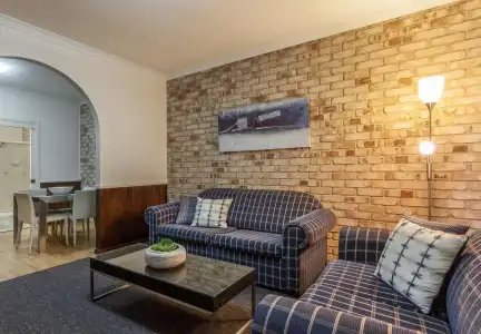 Highlander Motor Inn & Apartments - 2