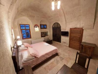 Armesos Cave - 211