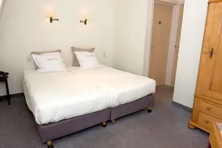 Gillis Eight Guest Rooms by Romy&Travis - 12