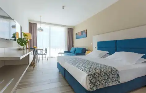 Romana Beach Apartments - 98