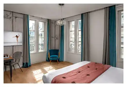 Lyric Paris - 137