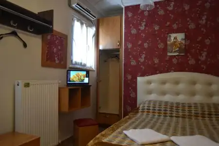 Second Home Hostel - 49