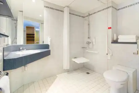 Holiday Inn Express London - Park Royal by IHG - 52