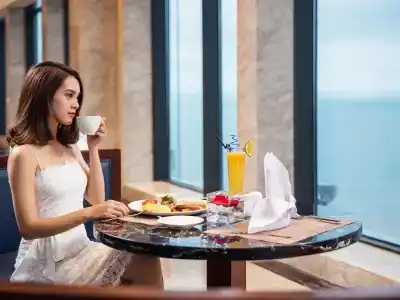 Altara Suites Da Nang - 37