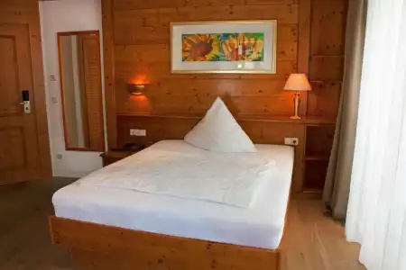 Bayerischer Hof - 64