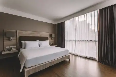 Adelphi Suites Bangkok - 55