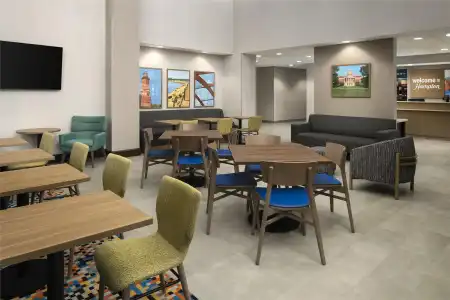 Hampton Inn & Suites Rochester/Henrietta - 32