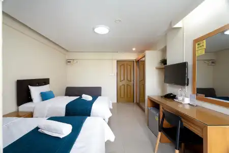 J. Residence - 18