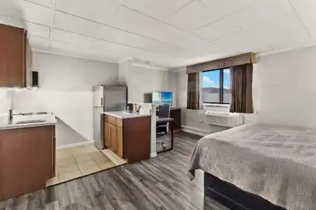 Quality Inn & Suites Green Bay Downtown - 67