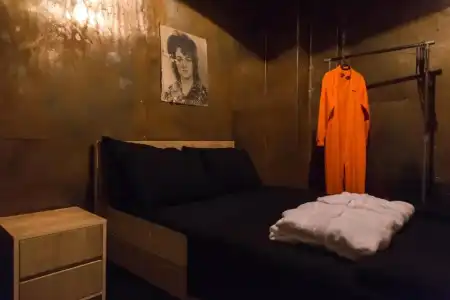 Alcatraz Jail-Hostel - 14