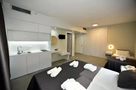Olive Press & Apartments - 39
