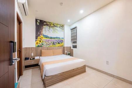 RedDoorz Plus near Le Quang Dinh Street - 18
