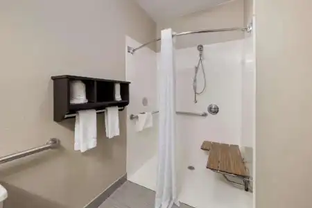 Comfort Suites Plano East - Richardson - 43