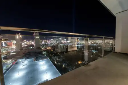 Beautiful Palms Place Suite - 35