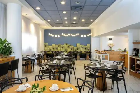 Maxim Tel Aviv - 29