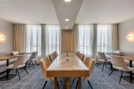 Sheraton Suites Old Town Alexandria - 81