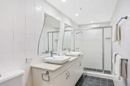 De Ville Apartments - 102