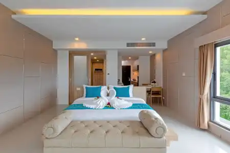 Patong Bay Hill Resort - 1