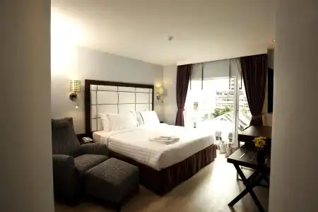 Sukhumvit Suites - 22