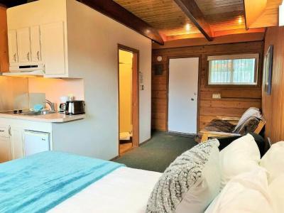 Breakers Boutique Inn - 144