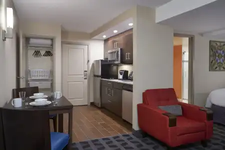 TownePlace Suites by Marriott Windsor - 17